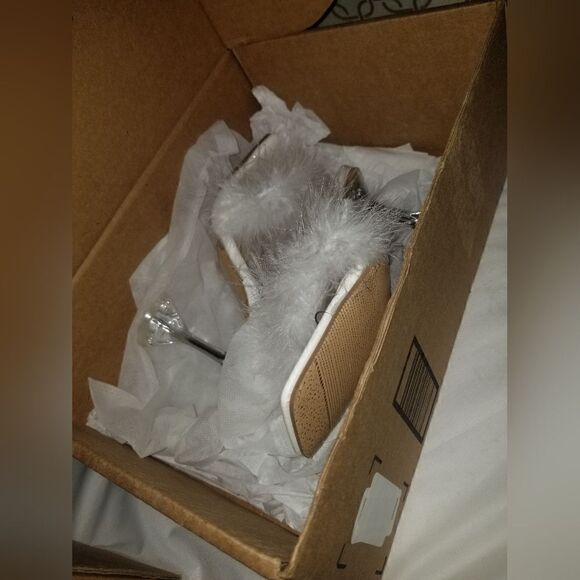 FEATHERED HEELED MULES WHITE PRINCES SHOES 7.5 - Picture 7 of 11